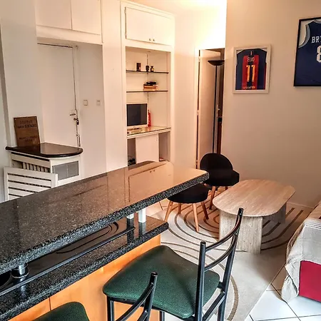 Charming - Eiffel Tower