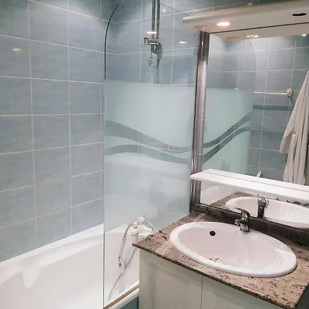 Charming - Eiffel Tower *