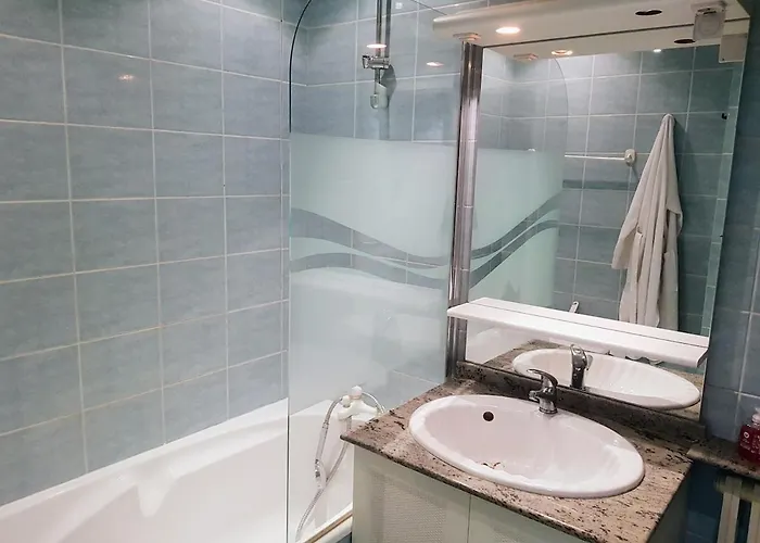 Charming - Eiffel Tower *