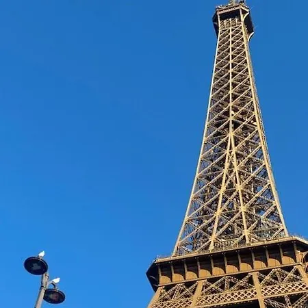 Charming - Eiffel Tower Apartment Paris