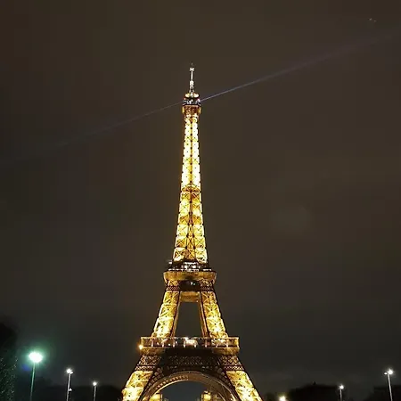 Charming - Eiffel Tower *