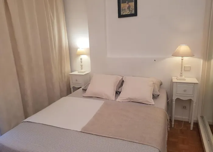 Charming - Eiffel Tower Apartment Paris