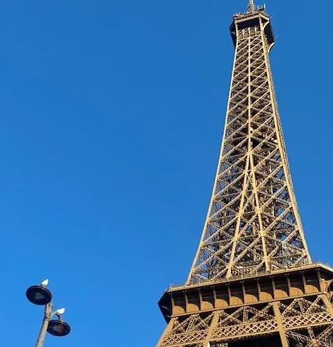 Charming - Eiffel Tower Appartement Parijs